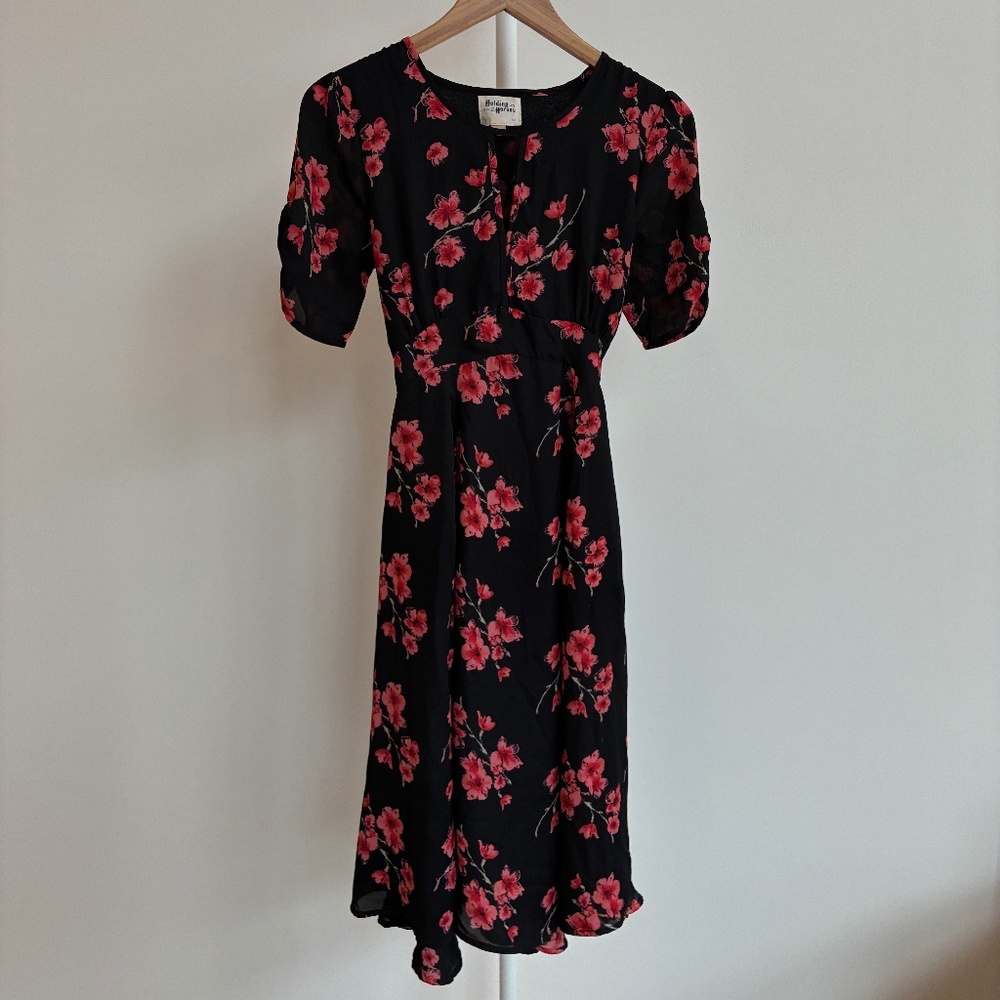 HOLDING HORSES Floral Midi Black